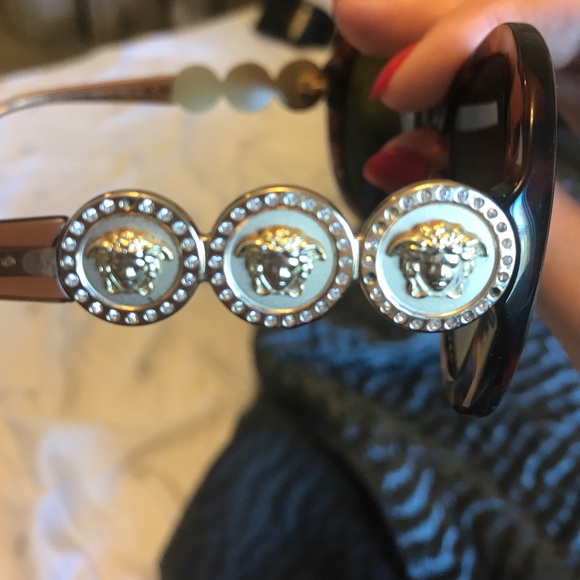 Sunglasses - Picture 4 of 4