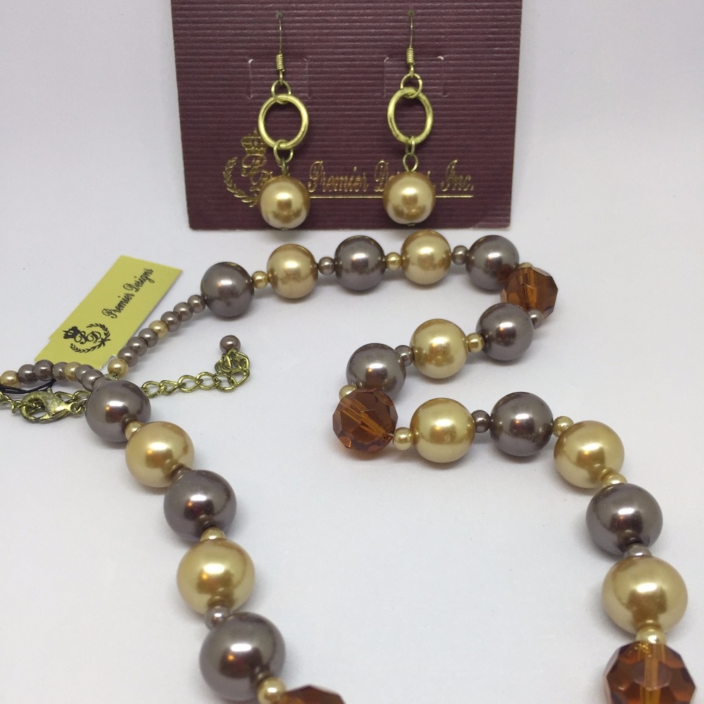 Nutmeg Premier Design set NWT