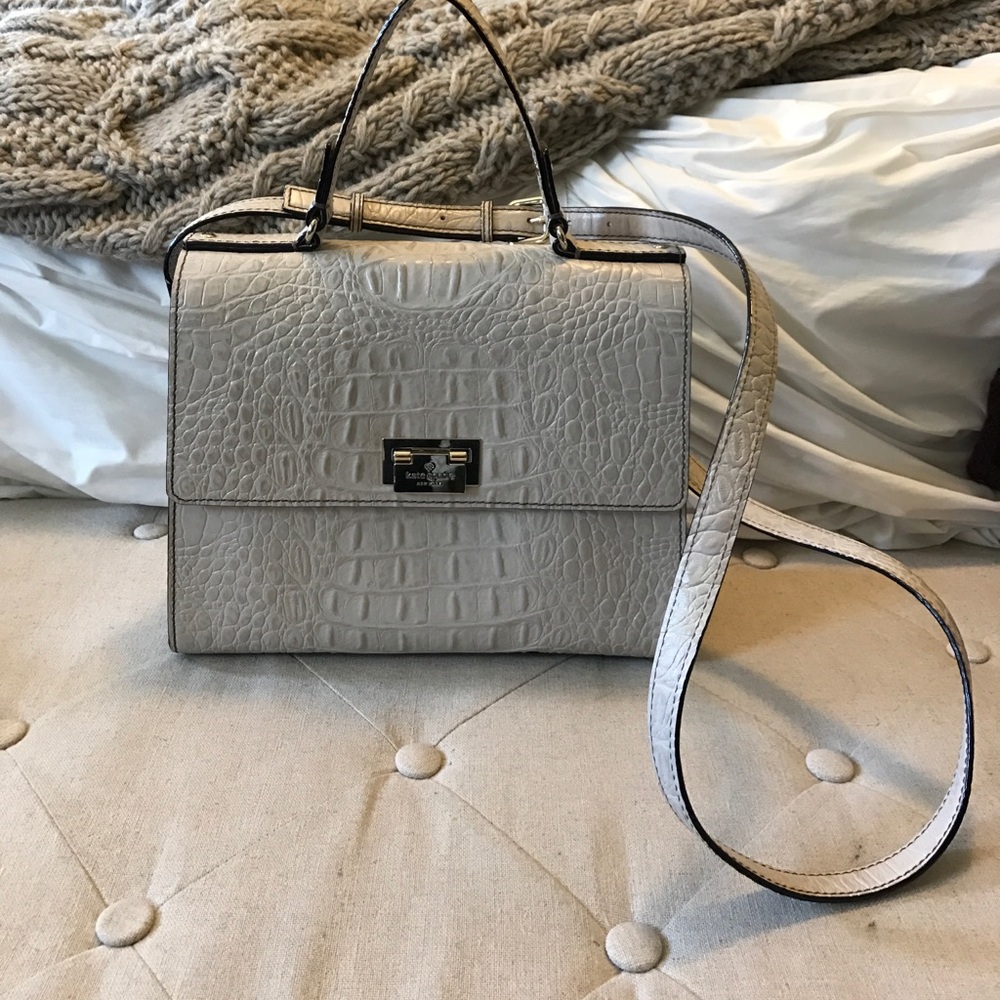 Large Kate Spade crossbody purse with dust bag