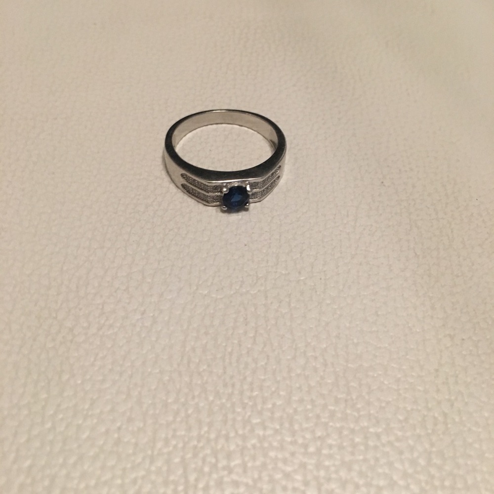 BEAUTIFUL 100% Silver ring!!