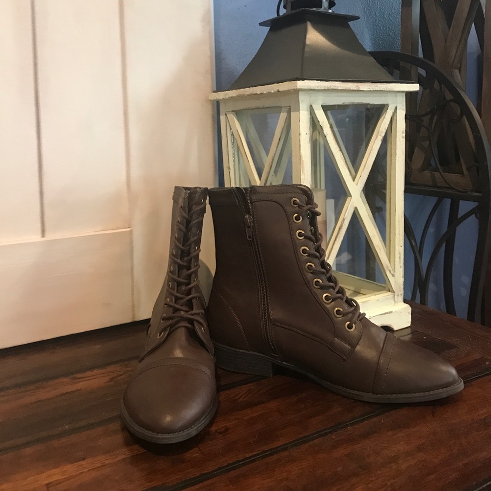 NWOT Bamboo booties