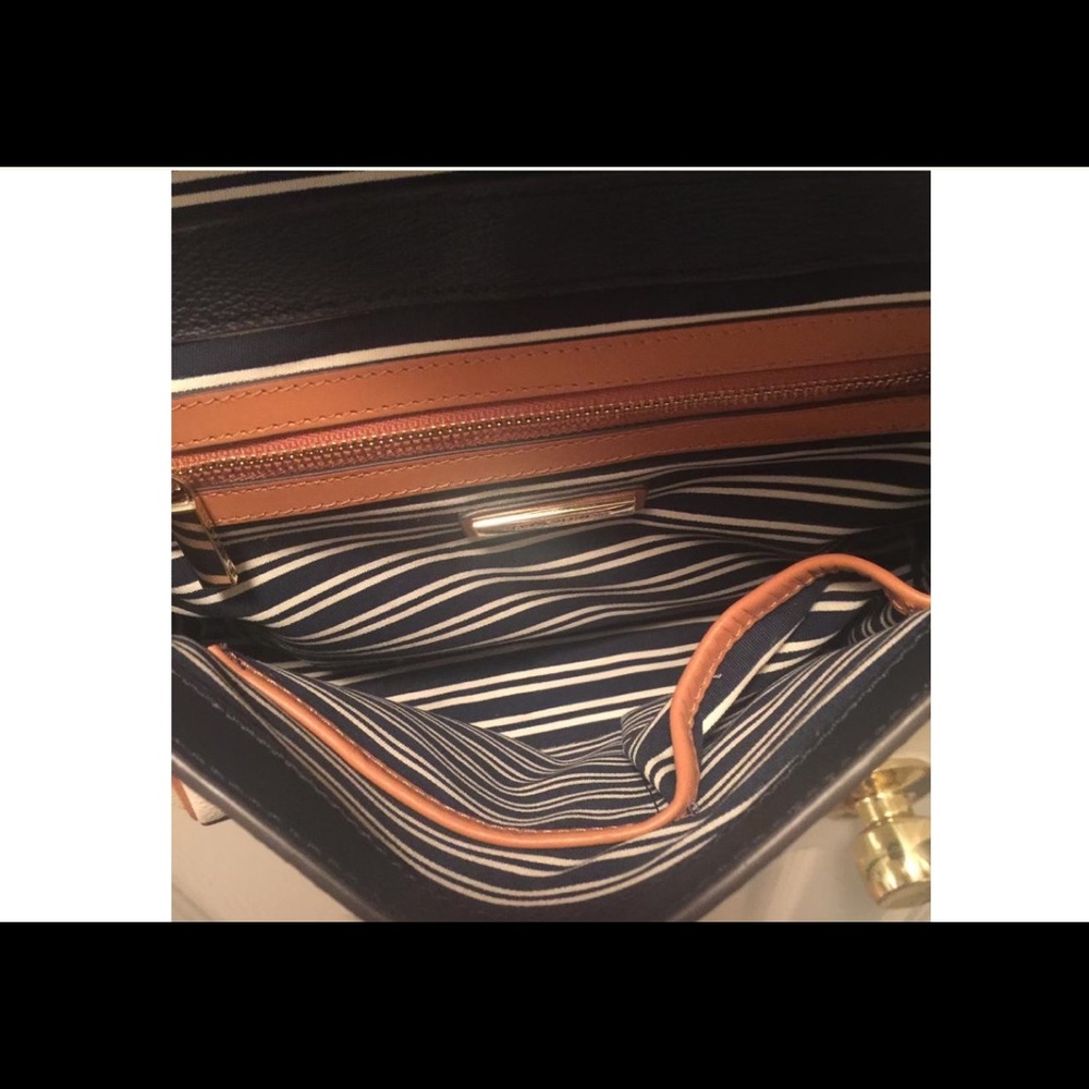 🎉🎉SOLD🎉🎉🎉🎉Tory Burch Kerrington Striped Bag - Picture 4 of 5