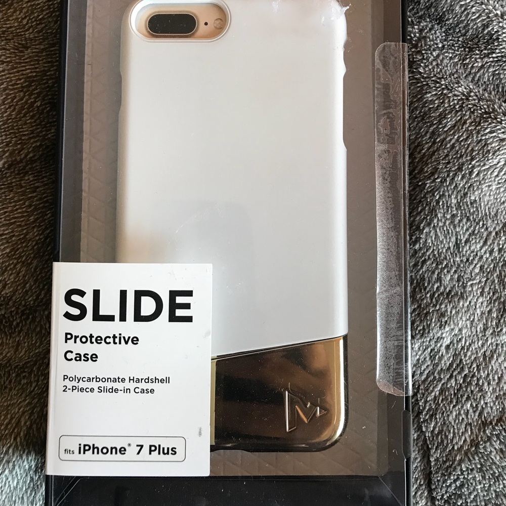 Gold accent iPhone 7 Plus case