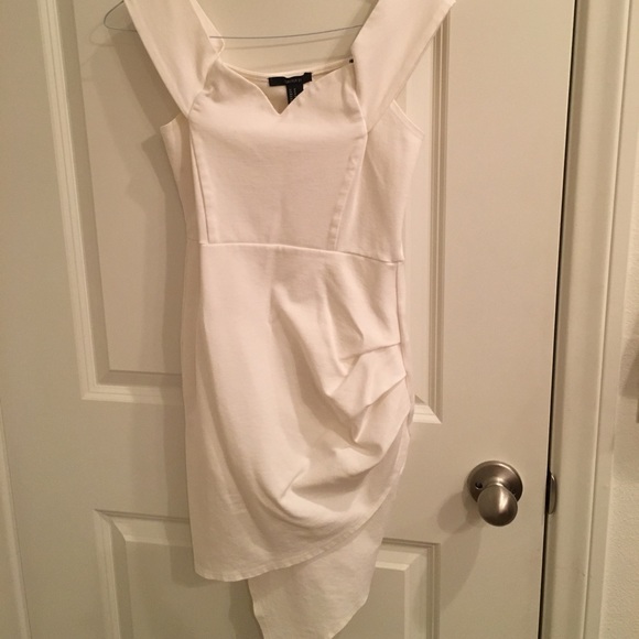 White dress - Picture 1 of 2