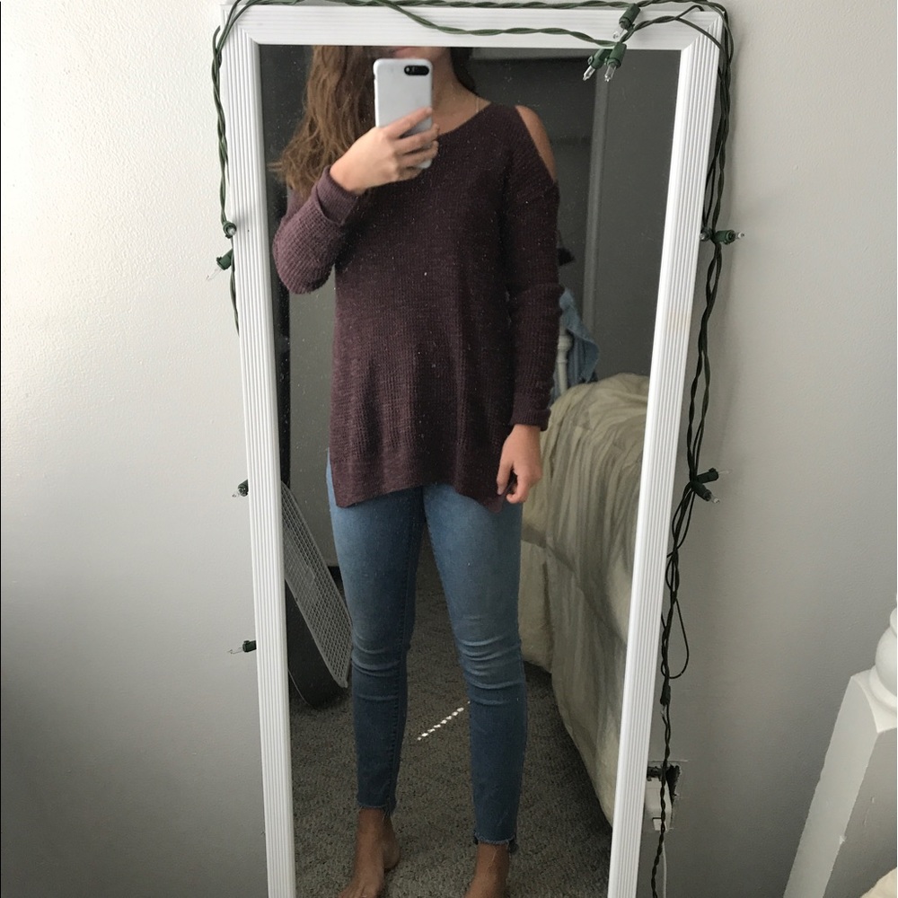 Sweater with holes in shoulder