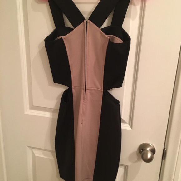 Tan/Black Dress - Picture 2 of 2