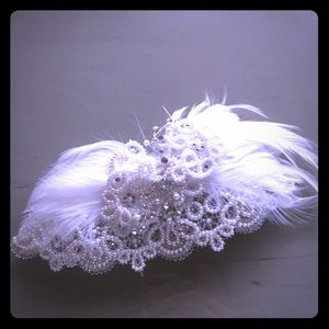 Feather bridal hair clip