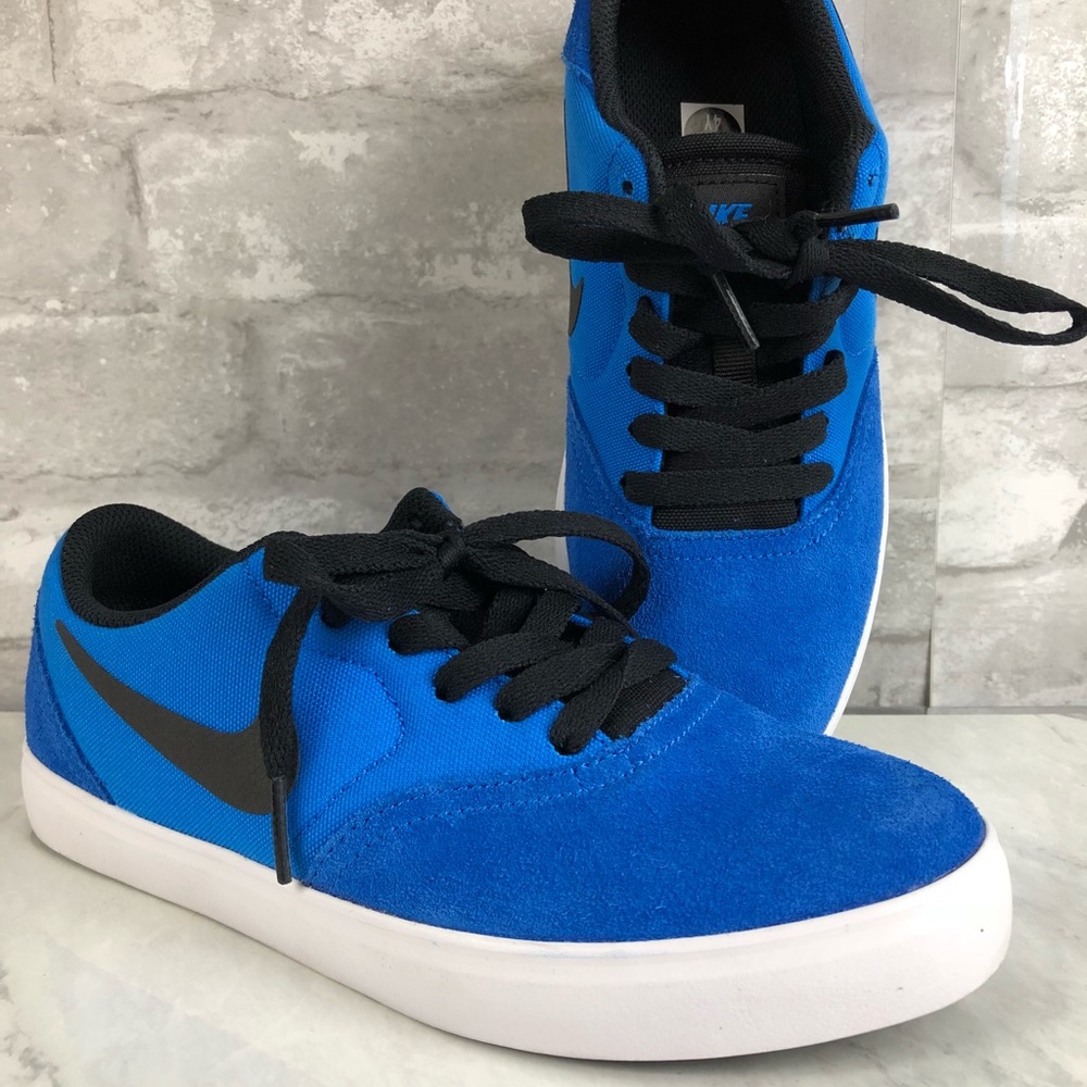 Nike boys size 4Y shoes