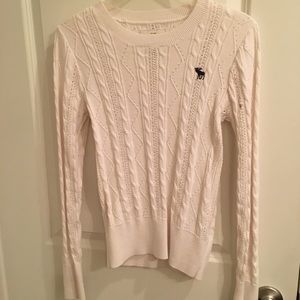 White Abercrombie & Fitch sweater