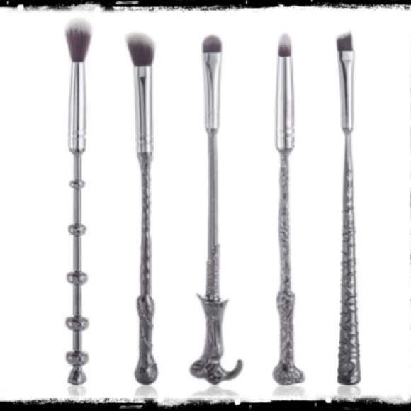 Other - 5 piece Harry Potter Wand Cosmetic Brushes NEW