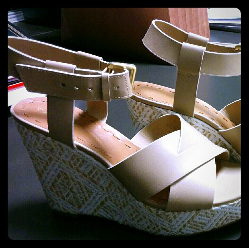 Tahari Espadrilles - Size 7