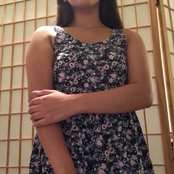 Dress - Picture 1 of 4