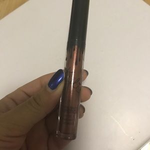 Kylie Cosmetics Metal Matte Reign.