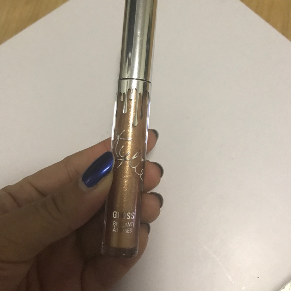 Kylie Cosmetics Noel Gloss.