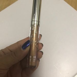 Kylie Cosmetics Noel Gloss.