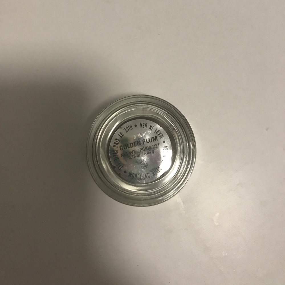 Kylie Cosmetics Creme Shadow Golden Plum.