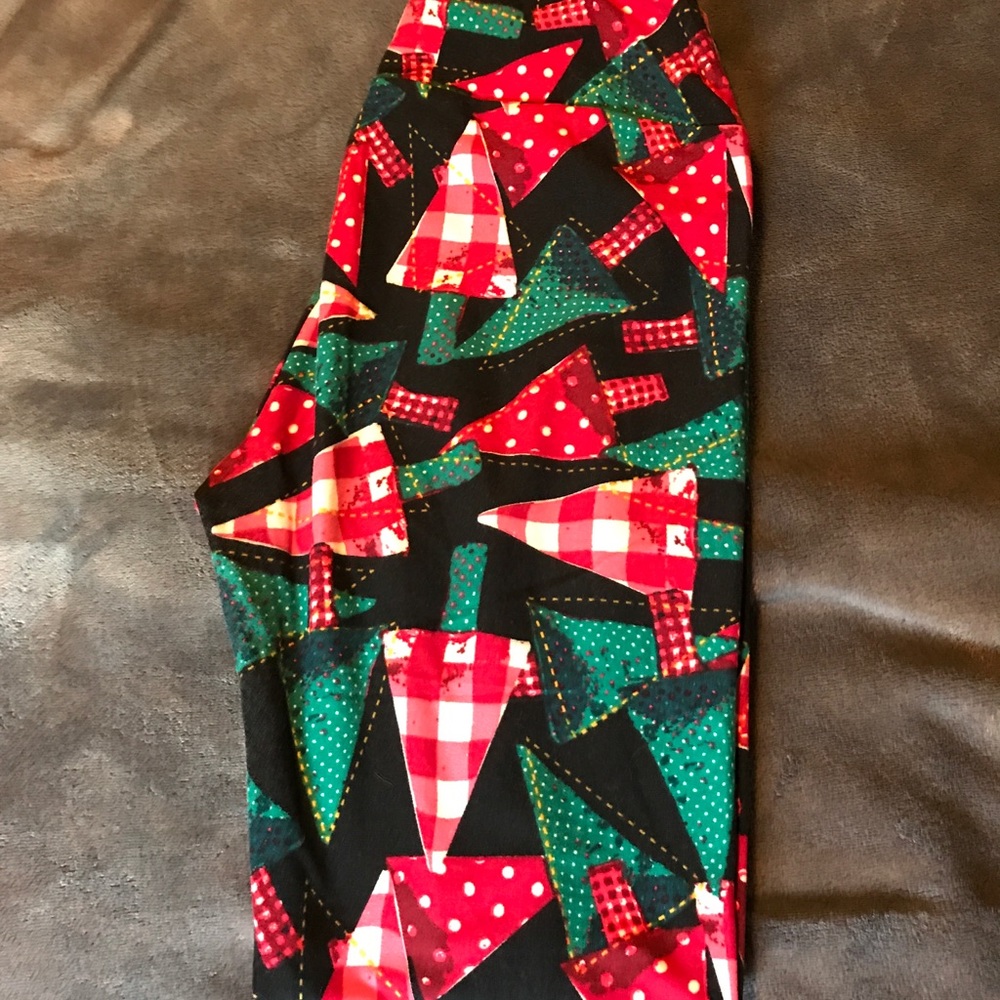 OS Plaid Christmas Tree Leggings