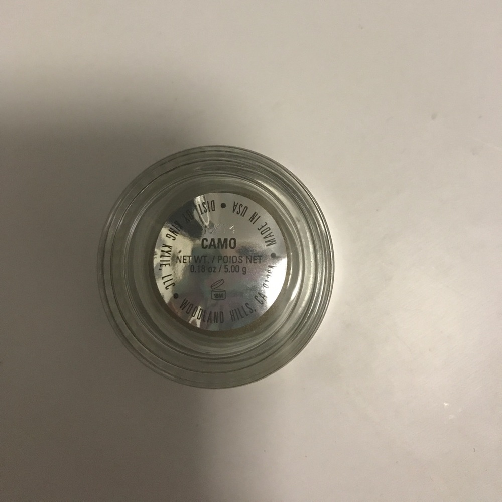 Kylie Cosmetics Creme Shadow Camo.