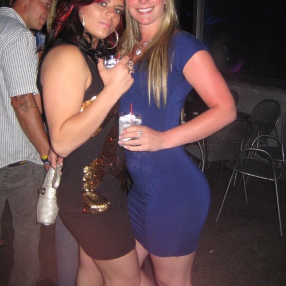 Dress - Picture 3 of 3