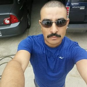 Meet your Posher, Eligio