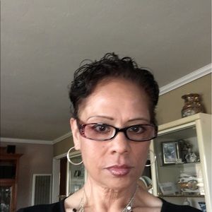 Meet your Posher, Shirley