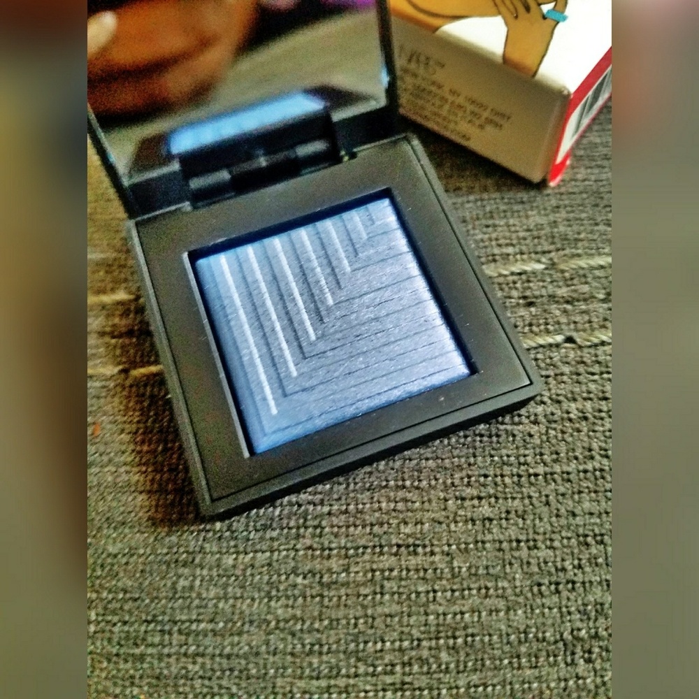 😍Dual Intensity Eyeshadow in Pool Shark😍