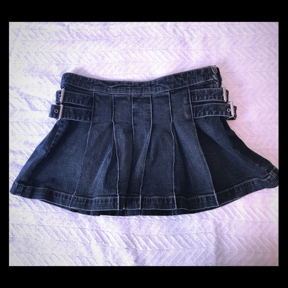 GUESS pleated miniskirt