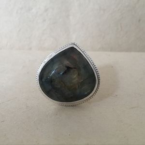 Handmade labradorite sterling silver ring