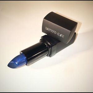 Xtreme Semi Matte Lipstick•Color: ‘ROYALTY’•