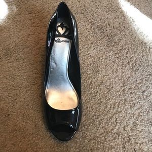 Fergalicious Grace Black Peep-toe Heels, size 9.5