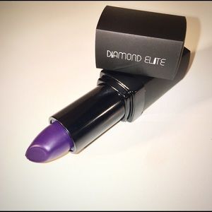 Xtreme Semi Matte Lipstick•Color: ‘Lovely’