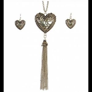 🆕Heart Tassel Necklace Set