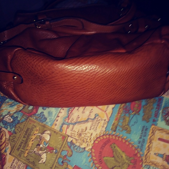 Prada Purse can be used as a cross body as well - Picture 3 of 8