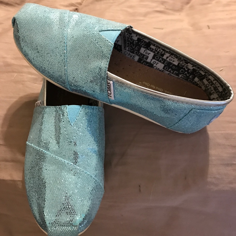 New Toms shoes