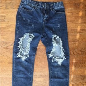 completely distressed knee denim SZ 0-4