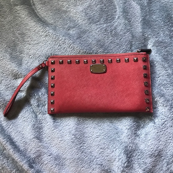 Michael Kors brick red wristlet - Picture 1 of 3