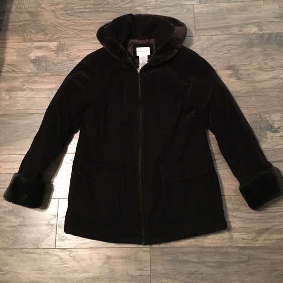 white stag hooded jacket