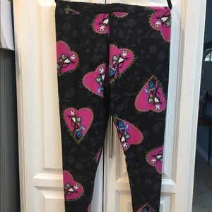 LuLaRoe portrait Jack and Sally Leggings TC2