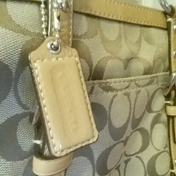 Coach Bag Handbag - Picture 2 of 5