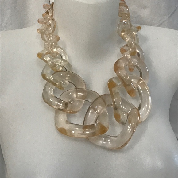 Pale pink rose looped lucite gold necklace new - Picture 2 of 2