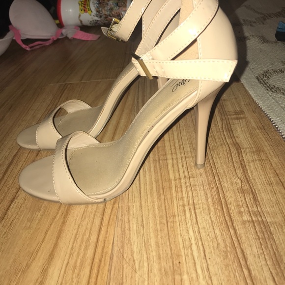 Nude Sandals -Mossimo size 7 - Picture 2 of 2