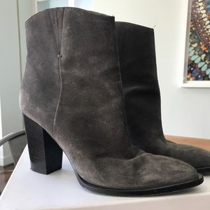 Vince Boots,size 9,5