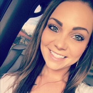 Meet your Posher, Whitney