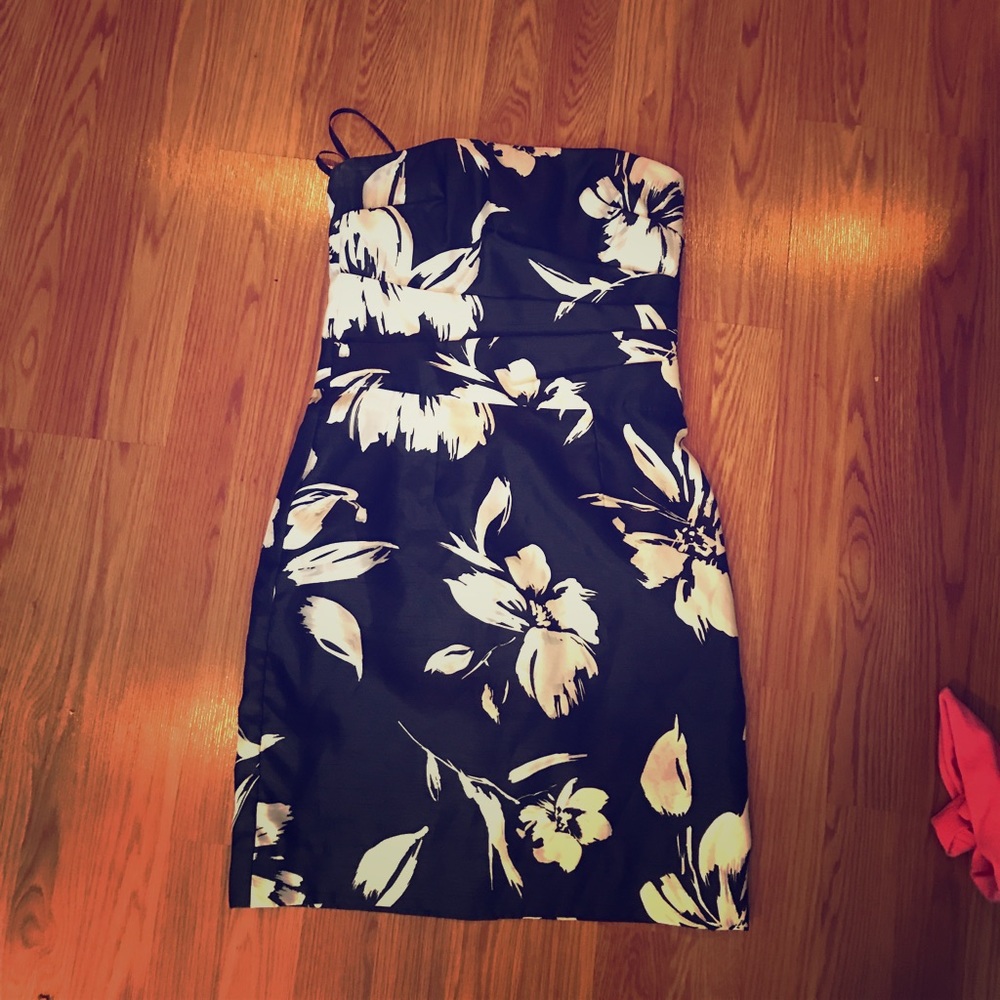 Black and white strapless dress