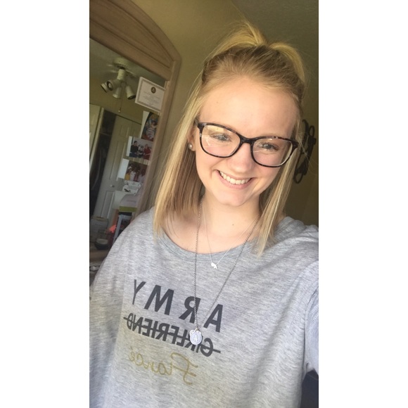 Meet your Posher, Katherine - Picture 2 of 4