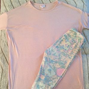 Weekend Sale! LulaRoe Outfit!- Irma & Leggings!