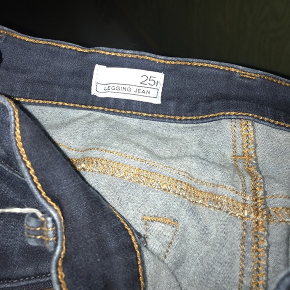 Gap jeans size 25r with zippers! - Picture 2 of 4