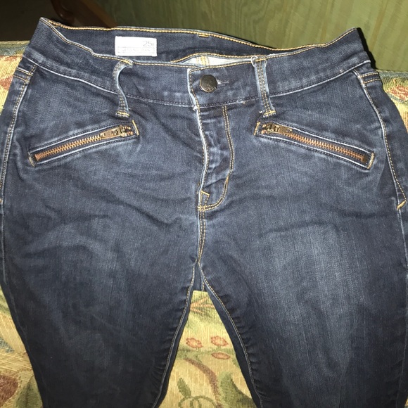 Gap jeans size 25r with zippers! - Picture 3 of 4