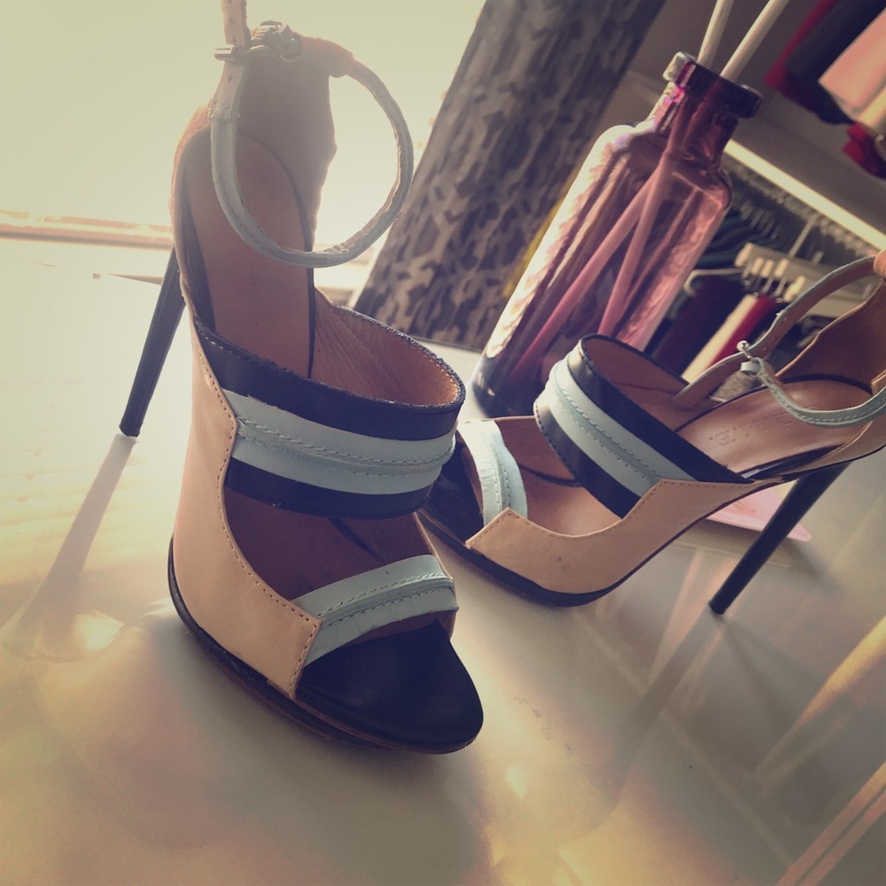 LAMB Peep Toe Pump Leather Creme