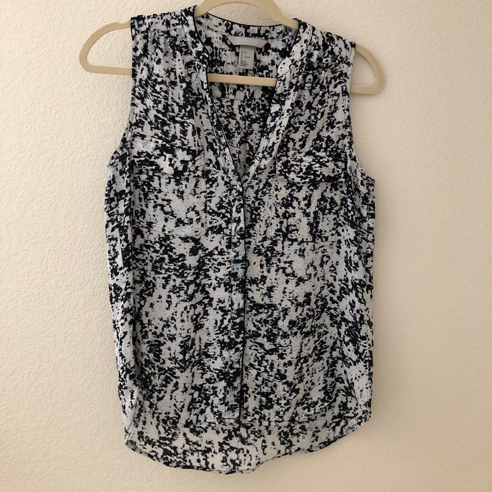 Black and white pattern blouse